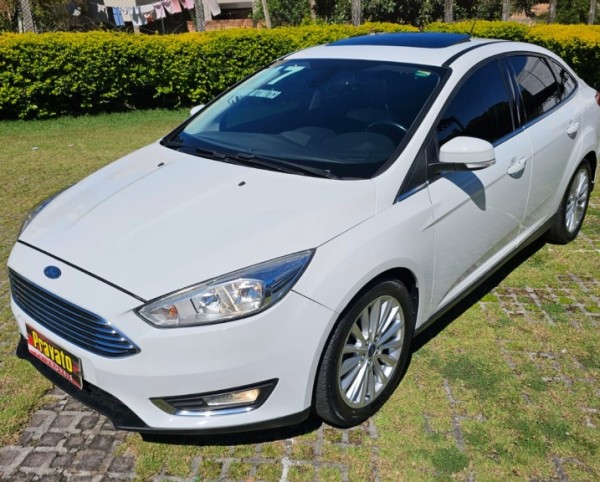 FOCUS 2.0 TITANIUM AUTOMÁTICO + TETO SOLAR 