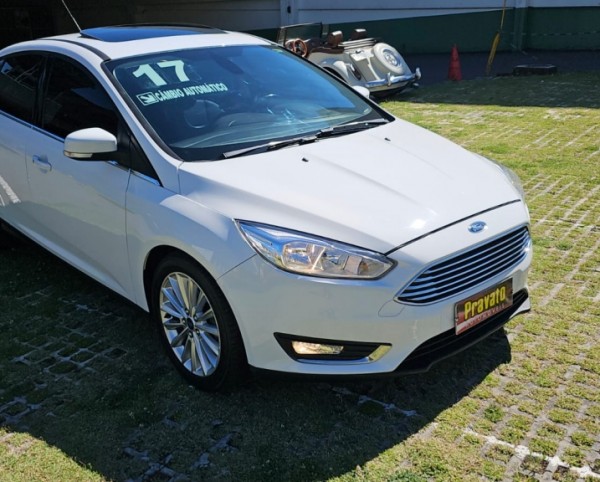 FOCUS 2.0 TITANIUM AUTOMÁTICO + TETO SOLAR 