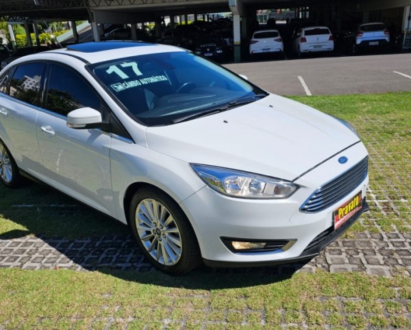 FOCUS 2.0 TITANIUM AUTOMÁTICO + TETO SOLAR 