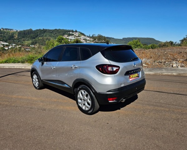 CAPTUR 1.6 16V SCE FLEX LIFE AUTOMÁTICA COMPLETA 