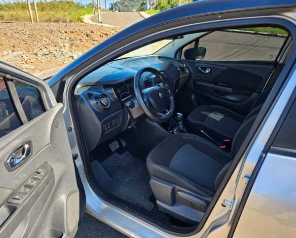 CAPTUR 1.6 16V SCE FLEX LIFE AUTOMÁTICA COMPLETA 