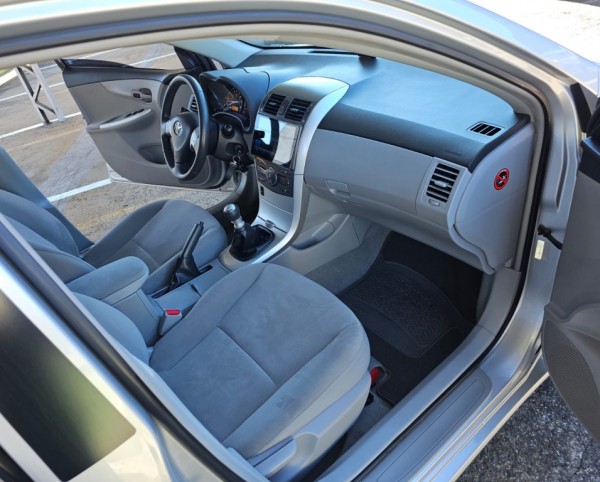 COROLLA 1.8 GLI 16V FLEX 4P MANUAL
