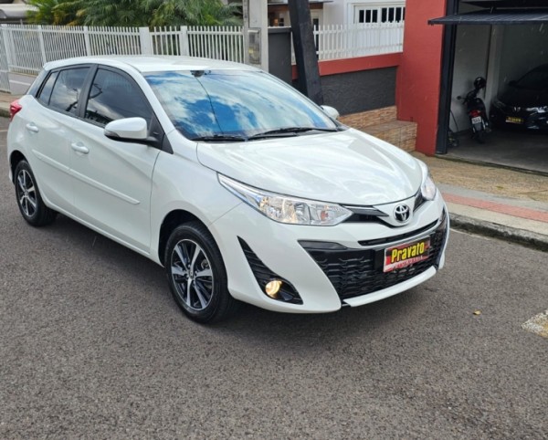 YARIS 1.5 FLEX XS  AUTOMÁTICO