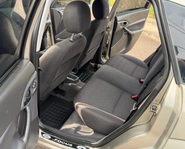 FOCUS 2.0 AUTOMÁTICO COMPLETO 